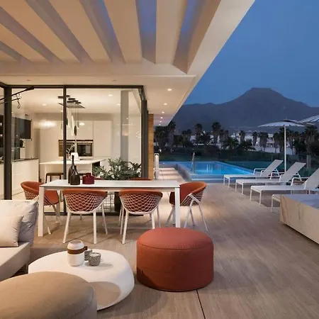 别墅 Luxury Rebeka - Heated Pool And Jacuzzi 阿德耶